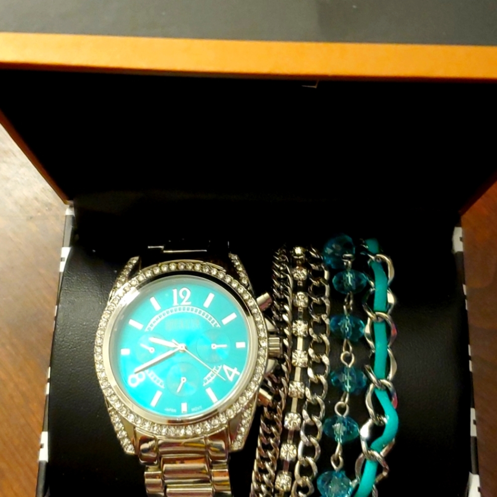 Women's Cote D'Azur watch and bracelet set